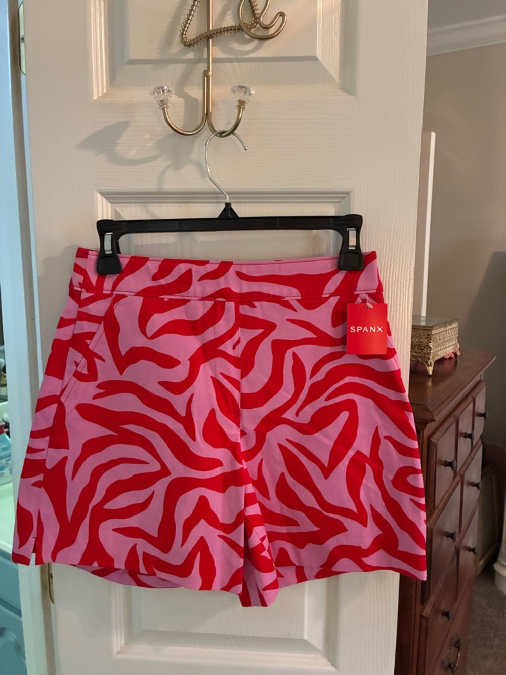 NWT SPANX Pink and Red Print polished Stretch Cotton Pull On Shorts SZ XS